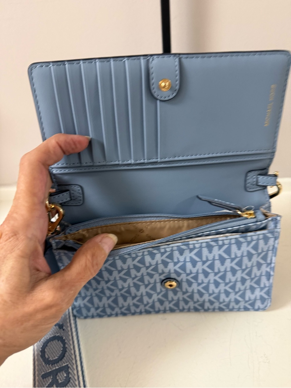 Michael Kors Phone Wallet, Light Blue MK Monogram Crossbody! NWT!! - Picture 4 of 8